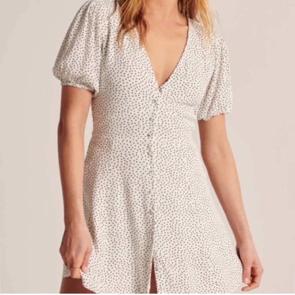 Abercrombie & Fitch Puff Sleeve Button Down Mini Dress with pockets!